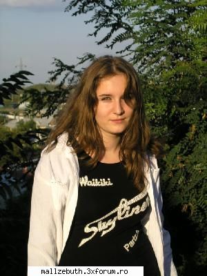 prezentari nume: rock...nu stau insir acum formatii filme preferate: queen the damned, interview